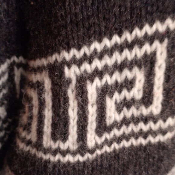 TNA 100% Lambs Wool Cowichan Style Cardigan Sweater Warm Charcoal Gray Knit 🩶 - Picture 6 of 11